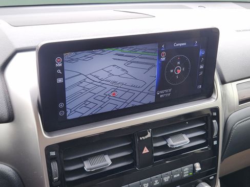 Used 2023 Lexus GX 460 Luxury w/ Sport Design Package image 10