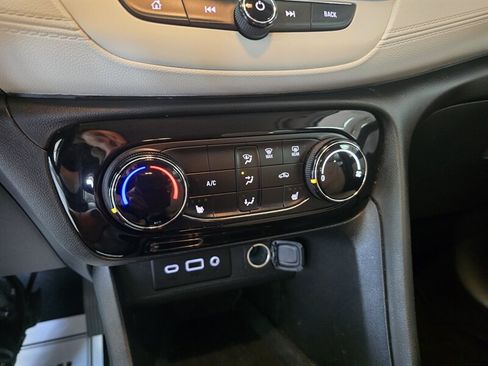 Used 2021 Buick Encore GX Preferred w/ Cold Weather Comfort Package FWD image 24
