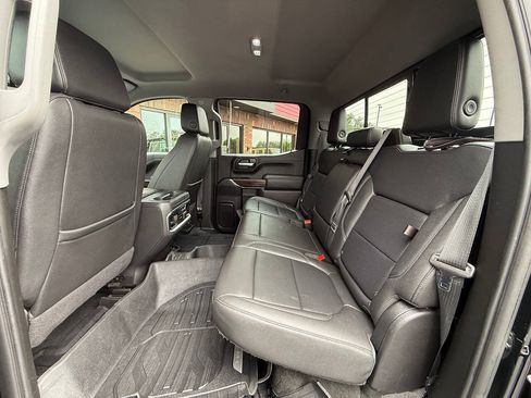 Used 2021 GMC Sierra 1500 SLT w/ SLT Premium Package AWD/4WD image 19