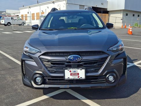 Certified 2025 Subaru Outback Premium AWD/4WD image 2