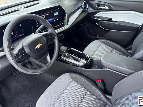 Used 2024 Chevrolet Trax LT FWD image 10