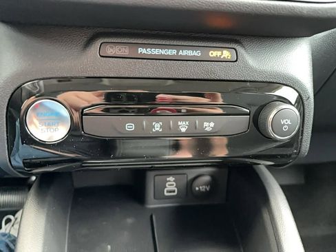 New 2025 Ford Escape SE image 26