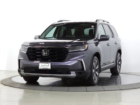 Used 2025 Honda Pilot Elite image 3