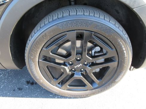 Used 2023 Kia Telluride SX X-Line image 9