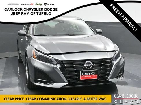 Used 2025 Nissan Altima 2.5 S FWD image 7