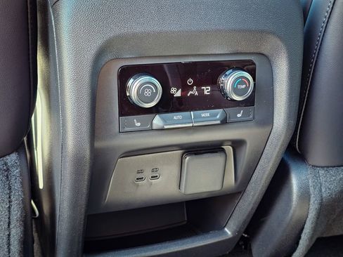 New 2026 GMC Acadia Elevation image 33