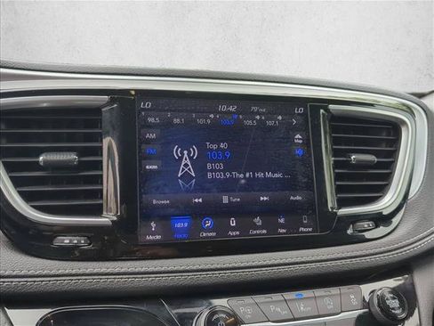Used 2019 Chrysler Pacifica Limited w/ Advanced Safetytec Group FWD image 21