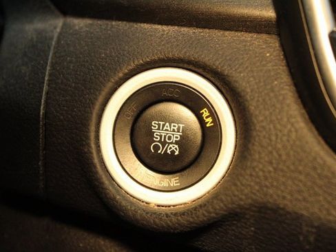 Used 2016 Chrysler 200 Limited image 23