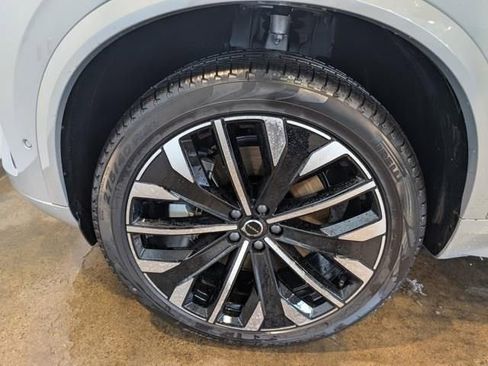 New 2026 Volvo XC90 T8 Plus w/ Protection Package Premier AWD/4WD image 7