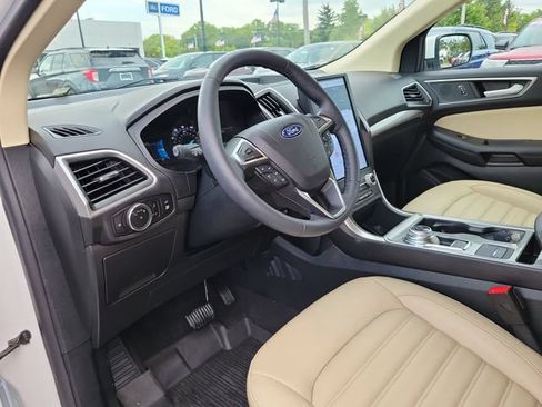 Used 2024 Ford Edge SEL w/ Convenience Package AWD/4WD image 11