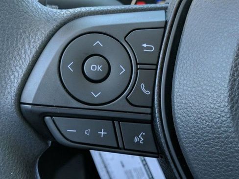 Used 2020 Toyota Corolla LE image 22
