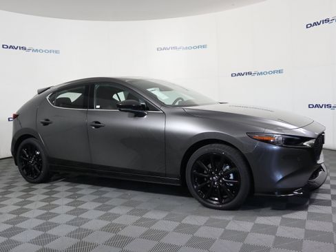 New 2026 MAZDA MAZDA3 Hatchback w/Premium Plus Pkg image 3