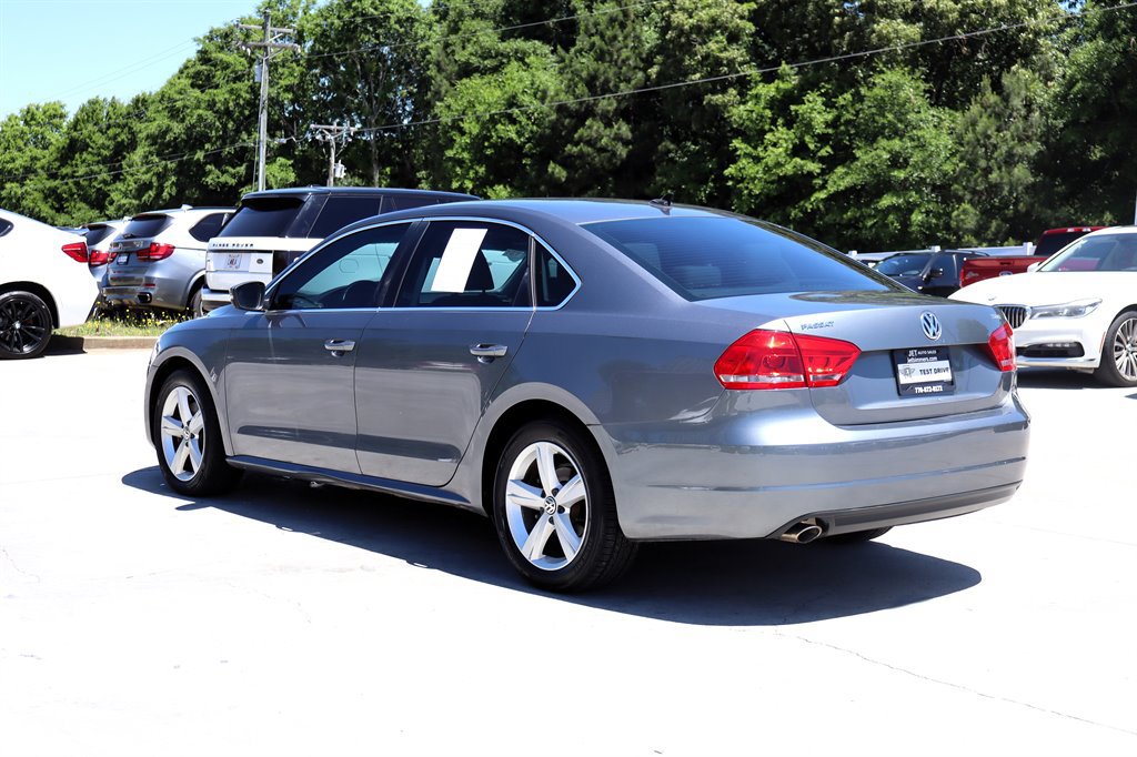 Used 2013 Volkswagen Passat TDI SE FWD image 5