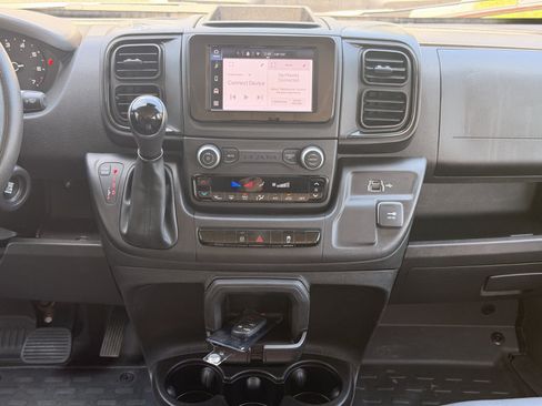 Used 2025 RAM ProMaster 2500 w/ Convenience Group FWD image 18