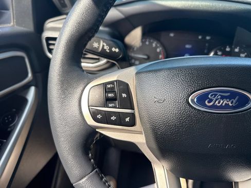 Used 2023 Ford Explorer XLT w/ Equipment Group 202A AWD/4WD image 34