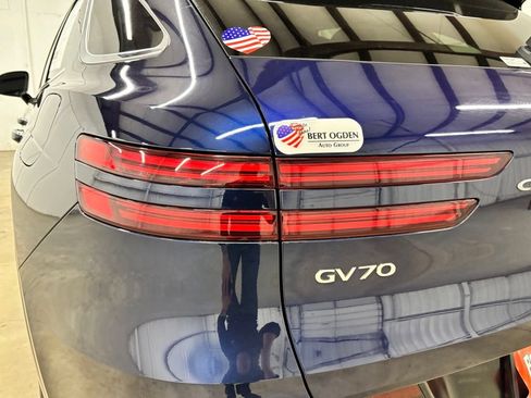 Used 2025 Genesis GV70 2.5T AWD/4WD image 8