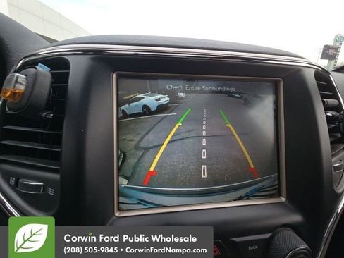 Used 2015 Jeep Grand Cherokee Limited w/ Trailer Tow Group IV image 12