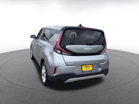 Used 2025 Kia Soul LX w/ LX Technology Package FWD image 11