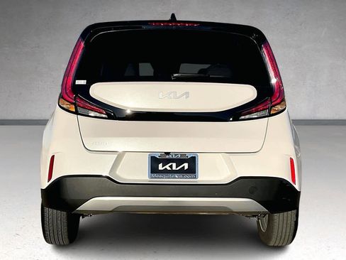 Certified 2024 Kia Soul LX image 5