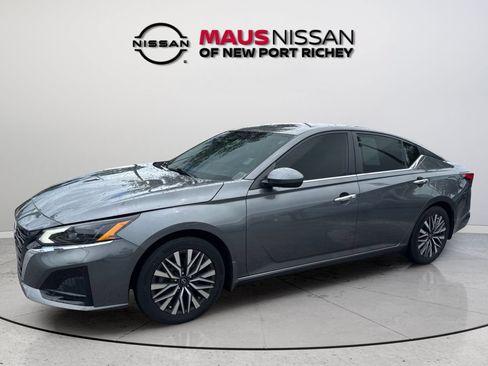 Certified 2023 Nissan Altima 2.5 SV FWD image 6