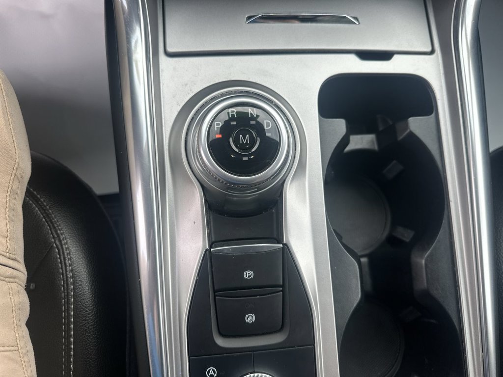 Used 2020 Ford Explorer XLT w/ Equipment Group 202A AWD/4WD image 26