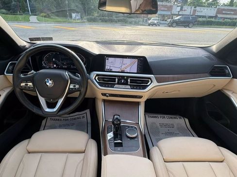 Used 2019 BMW 330i xDrive Sedan w/ Premium Package image 17