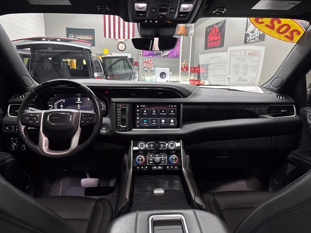 Used 2023 GMC Yukon XL Denali w/ Denali Reserve Package AWD/4WD image 21