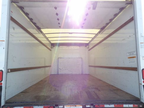 Used 2021 Ford E-350 and Econoline 350 Super Duty image 31