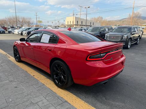 Used 2017 Dodge Charger R/T image 5