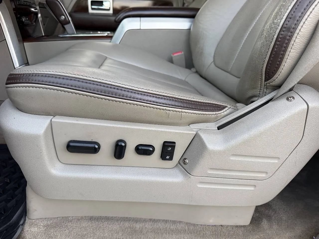 Used 2010 Ford F150 Platinum AWD/4WD image 14