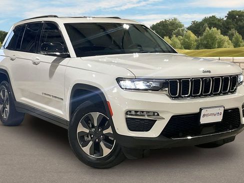 Used 2023 Jeep Grand Cherokee 4WD 4xe w/ Luxury Tech Group II image 2