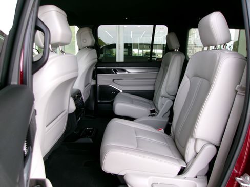 New 2026 Jeep Grand Wagoneer Limited AWD/4WD image 19