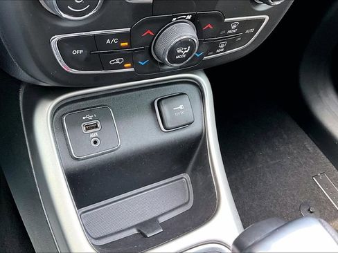 Used 2020 Jeep Compass Sport FWD image 32