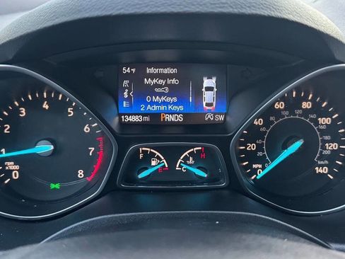 Used 2017 Ford Escape Titanium image 16