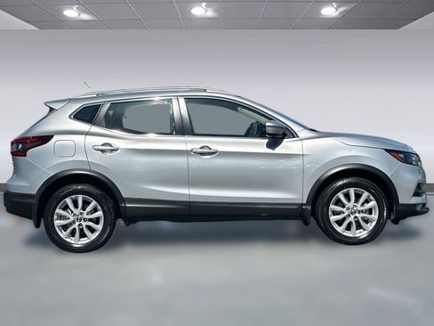 Used 2022 Nissan Rogue Sport SV w/ Technology Package AWD/4WD image 8