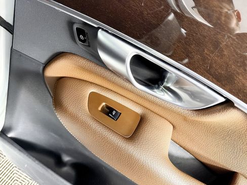 Used 2019 Volvo XC90 T6 Momentum w/ Advanced Package image 42