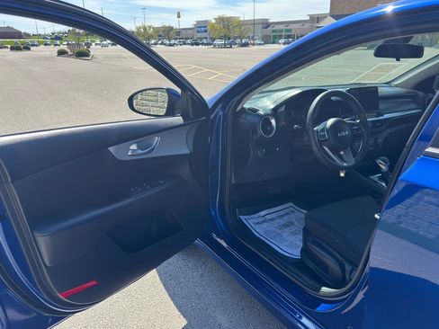 Used 2022 Kia Forte LXS image 12