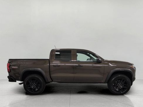 Used 2023 Chevrolet Colorado Trail Boss w/ Technology Package AWD/4WD image 12