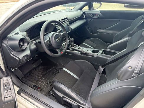 Used 2025 Toyota GR86 Premium RWD image 8