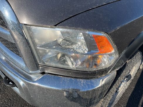 Used 2018 RAM 2500 Tradesman w/ Chrome Appearance Group image 13