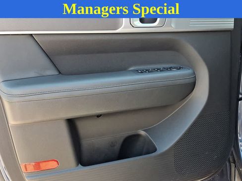 Used 2025 Hyundai Santa Fe SEL FWD image 12