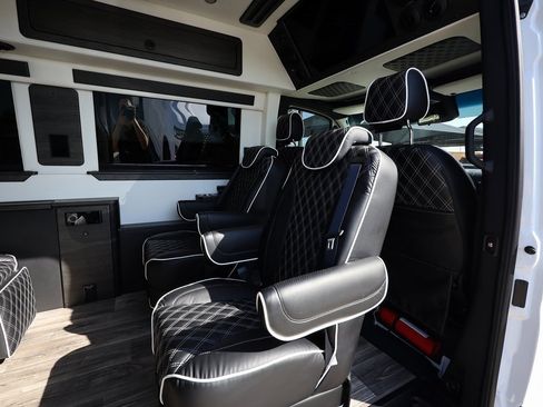 Used 2023 Mercedes-Benz Sprinter 3500 image 14