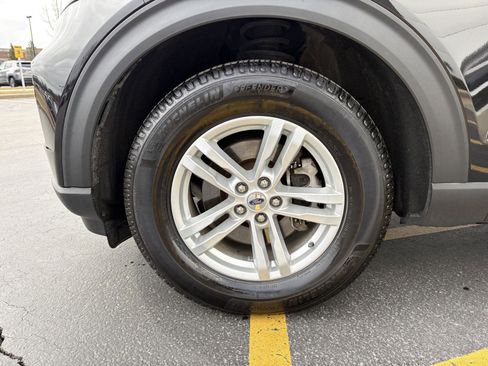 Used 2021 Ford Explorer XLT w/ Equipment Group 202A image 26