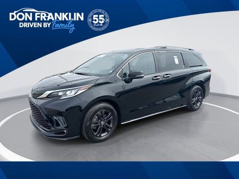 Used 2024 Toyota Sienna XSE w/ XSE Premium Package image 1