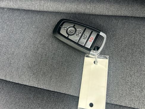 Used 2025 Ford Expedition Active AWD/4WD image 32