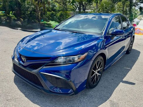 Used 2023 Toyota Camry SE w/ Convenience Package FWD image 12