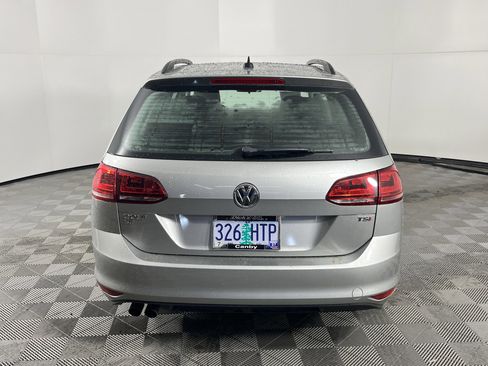 Used 2016 Volkswagen Golf S image 4