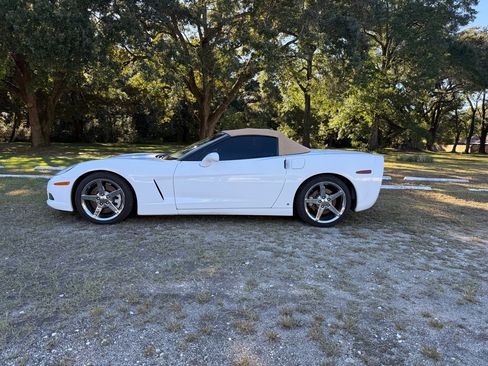 Used 2007 Chevrolet Corvette Convertible w/ Preferred Equipment Group image 10