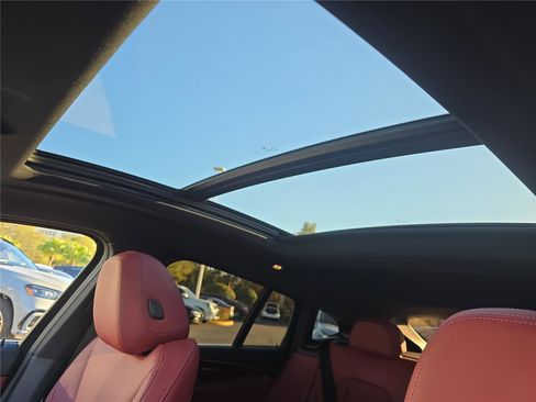 Used 2024 BMW X4 xDrive30i image 24