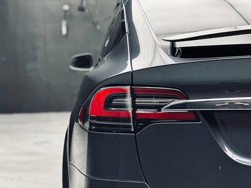 Used 2016 Tesla Model X 90D AWD/4WD image 14